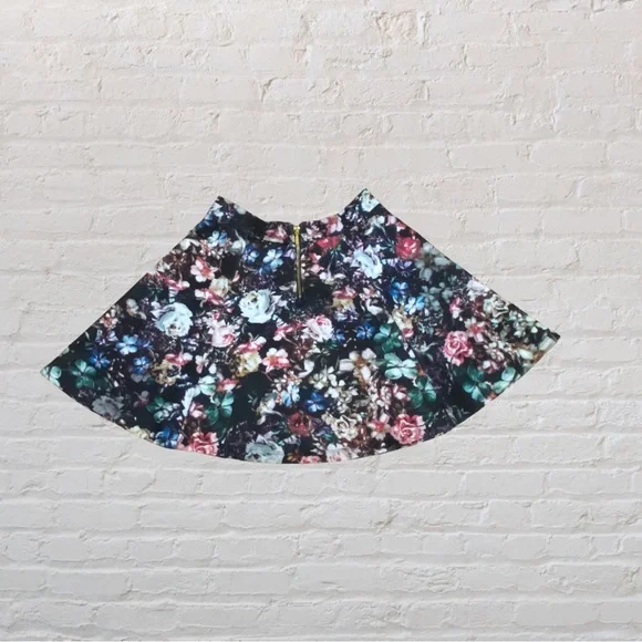 111. DEX Mini-Skirt - Licorice Black/Floral - Size Medium - Picture 5 of 11